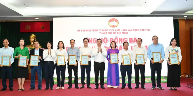 TPHCM: Tiếp nhận hơn 35 tỷ đồng ngay tại buổi phát động ủng hộ đồng bào bị thiệt hại do bão số 10