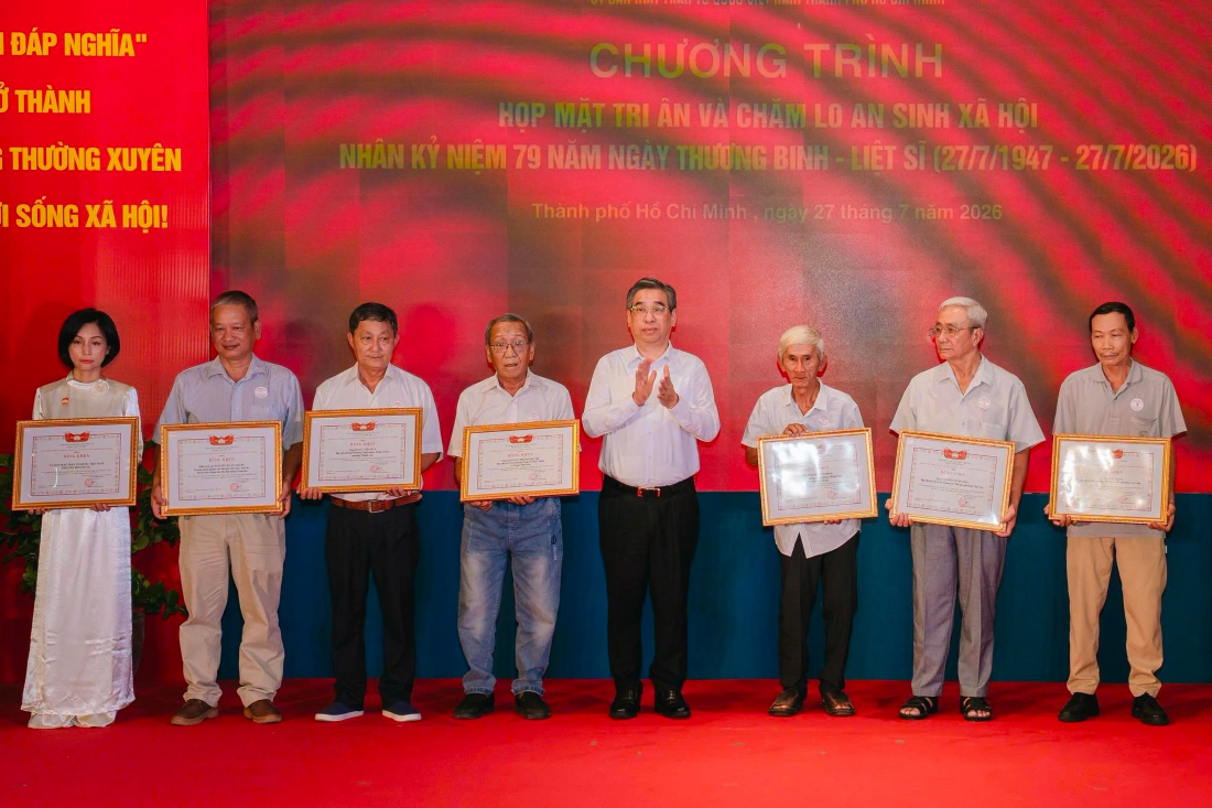 Gặp gỡ, tri ân các cá nhân, đơn vị đồng hành cùng công tác “Đền ơn đáp nghĩa”
